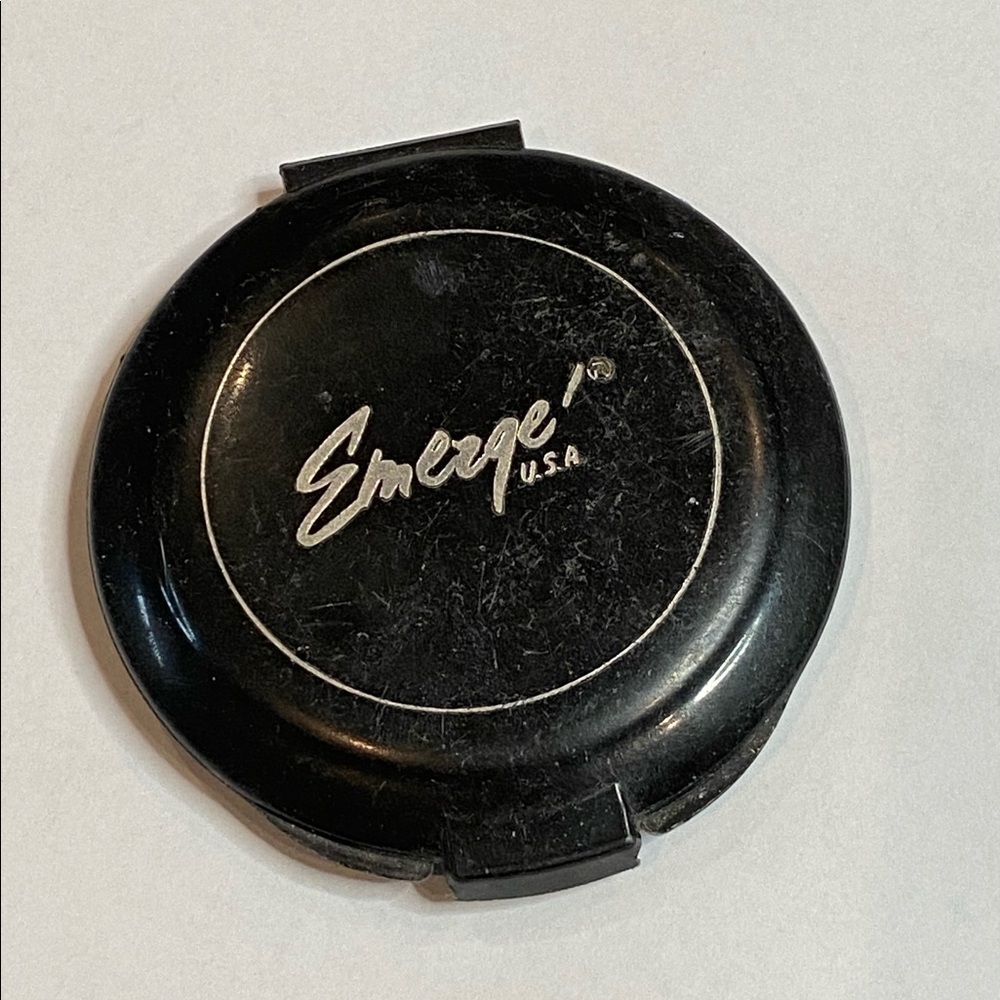 Vintage Emerge Face Powder Compact Creme Beige